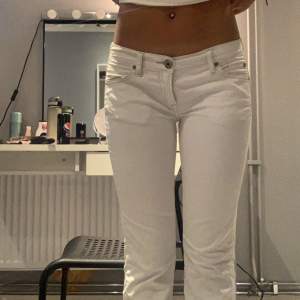 Lågmidjade botcut  jeans 