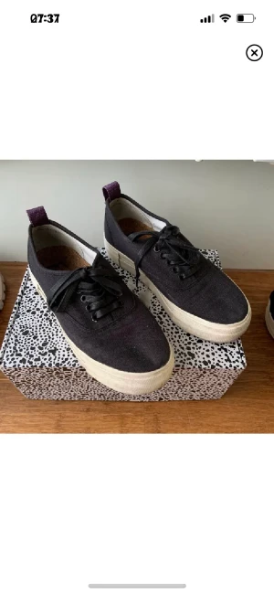 Eytys sneakers s. 38 - Nästintill helt nya. Perfekta för höst! 