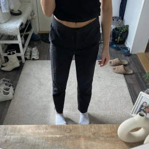 Kostymbyxor  - Säljer dessa kostymbyxor från H&M. Skriv för fler bilder💕
