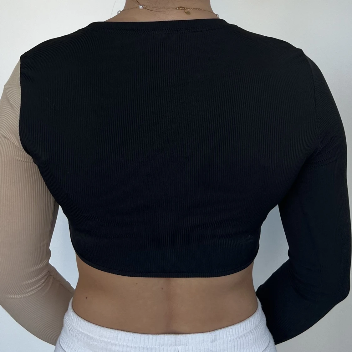 Svart/beige topp - 90