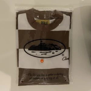 Corteiz, Striped T-shirt  - Helt ny Corteiz T-shirt i storlek L. Köpte på dropp och säljer nu pga jag köpte två färger. För mer info och bilder, kom privat.