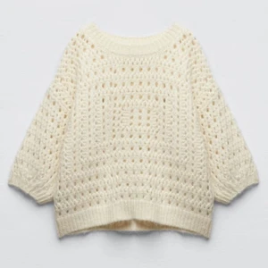 Zara tröja - Kollar intresse för min jättefina tröja från zara💞 inga defekter alls !! HÖGSTA BUD ÄR 350KR !!