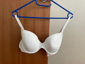 White t-Shirt bra  - White t-Shirt bra from pink by Victoria’s Secret. Size 80C. Good condition.