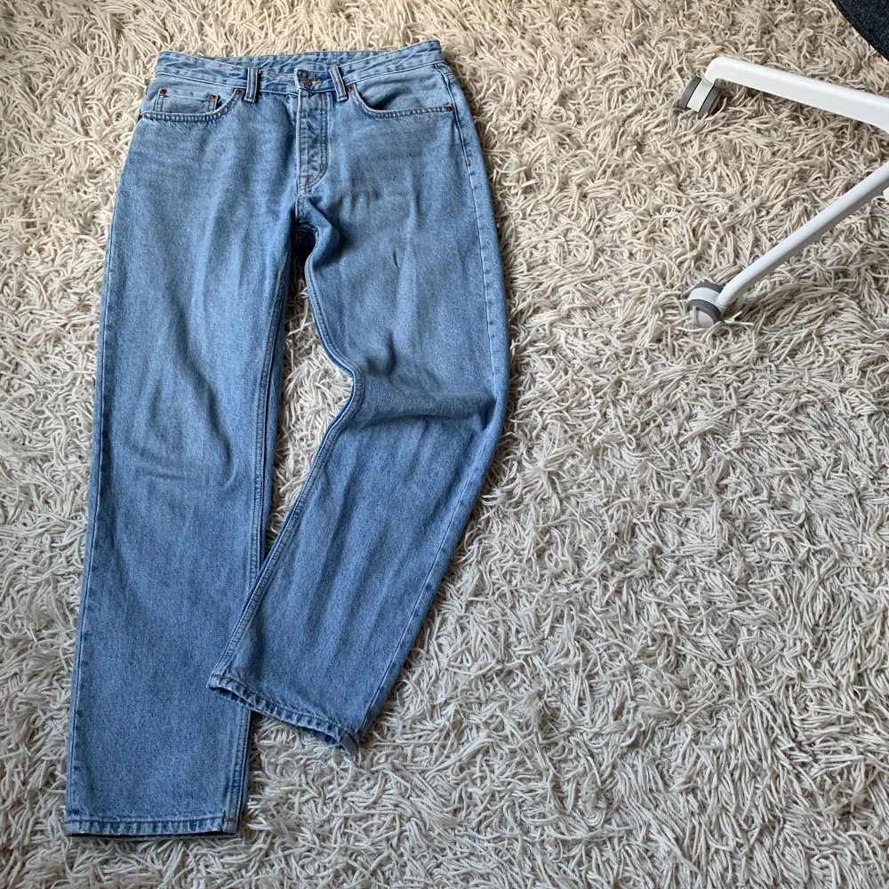 Zara straight jeans ljus blå storlek 40 eur/ 31 usa/ 31 Mexico. Jeans & Byxor.