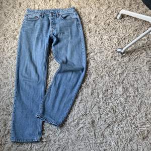 Zara straight jeans ljus blå storlek 40 eur/ 31 usa/ 31 Mexico