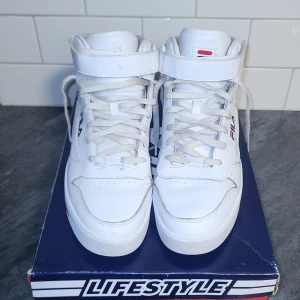 FILA SKOR - MGX-100 MID WHITE 