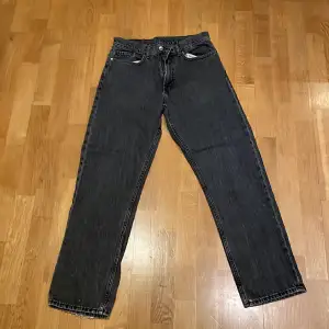 Vailent jeans lite snödriga syns på bilden 