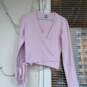 Omlott Kofta  - En så fin kofta, inköpt på humana. Its giving ”ballet core” 