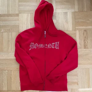 Moments hoodie  - Momentu Hoodie i strl M men passar S(jag har s)💞