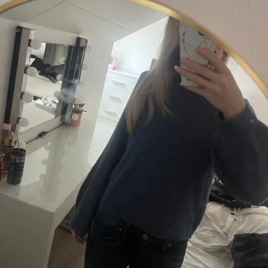 Blå stickad tröja  - Blå stickad tröja ifrån object, nästan aldrig använd💕