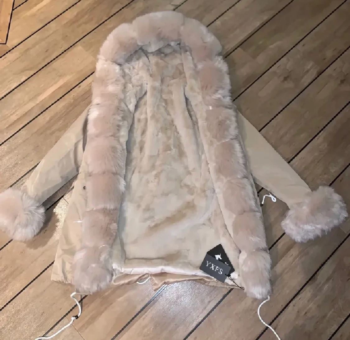 Beige vinter päls jacka