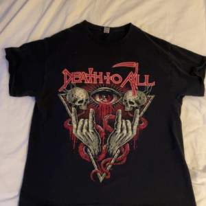 Fet Death T-Shirt i storlek L  pris kan diskuteras 