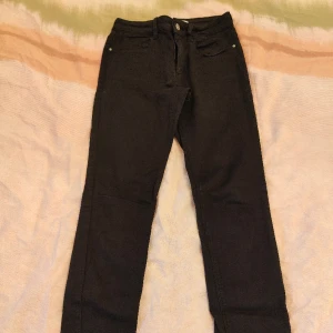 Svart Zara jeans - Gott skick 
