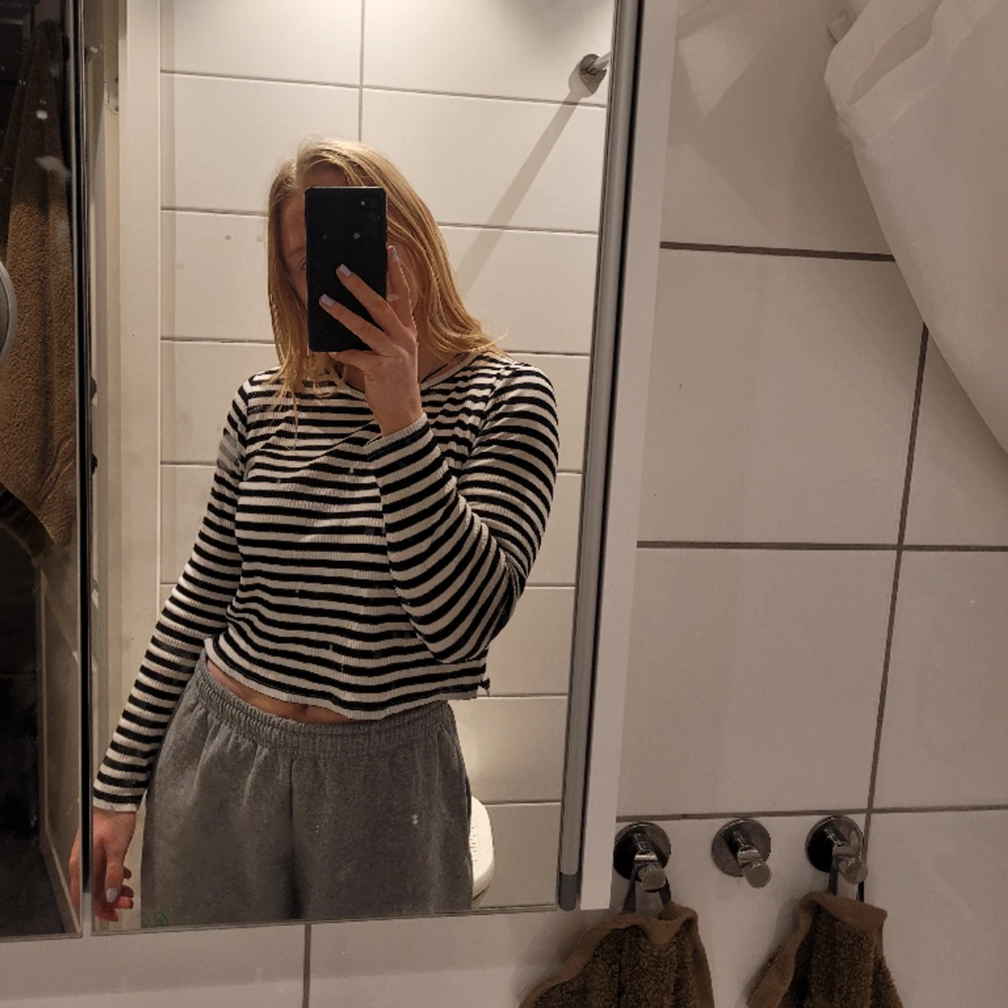 Svart/vit långärmad tröja - 90