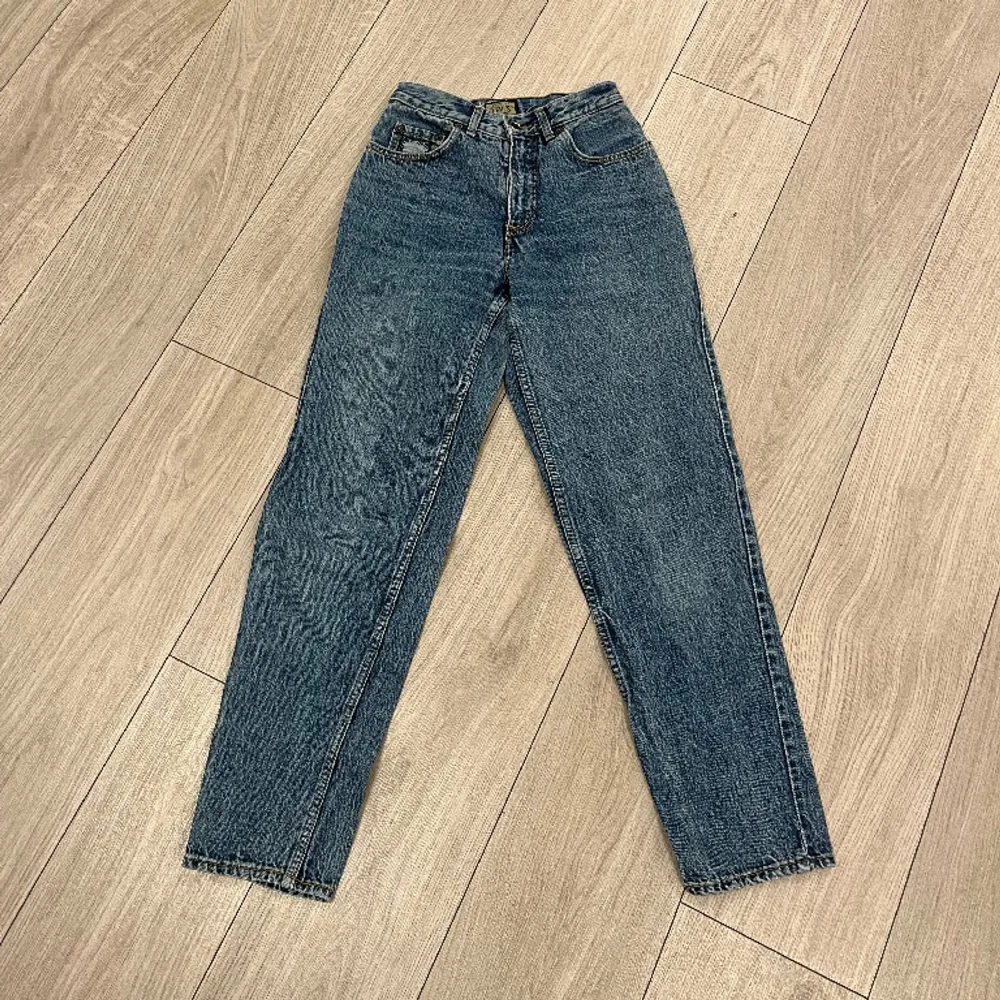 (Nr.5) Vintage levis jeans! Skick: 10/10 Storlek: 27/30. Jeans & Byxor.