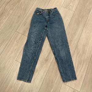 (Nr.5) Vintage levis jeans! Skick: 10/10 Storlek: 27/30