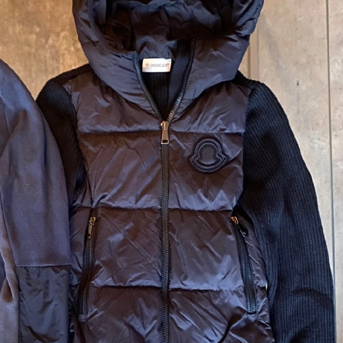 MONCLER PANELLED HOODED PUFFER JACKET - 90