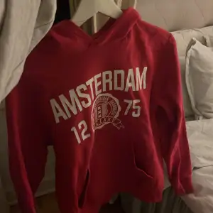 As nice hoodie den är mer rosa i verkligheten 