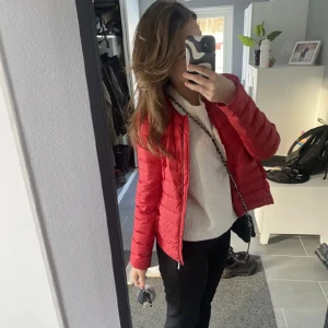 DUNJACKA - Supersnygg dunjacka från esprit!❤️