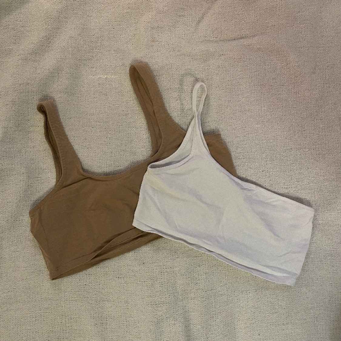 2 ”bralettes”/croptops