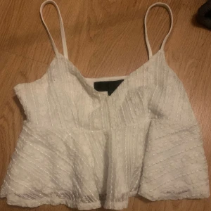 Babydoll topp  - Gullig liten topp från topshop💞 Lappen säger xs men skulle jag säga att den är mer en xxs 💗
