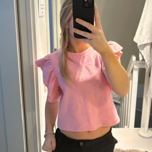 volangtopp - Rosa volangtopp, aldrig andvänd 🙌🏼💓