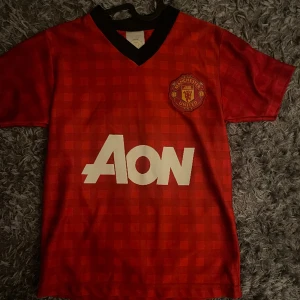 Fotbollströja  - Rooney tröja för barn i storlek 140!