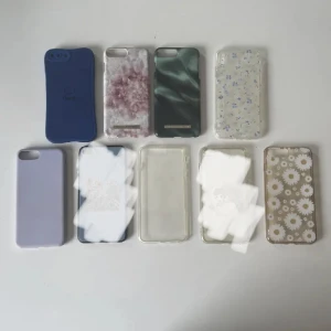 Mobilskal - Mobilskal! (De överstrukna är sålda) Säljer dem för 10kr/st. Skalet längst upp till höger är för iPhone xs max, resten för 7/8 plus🫶