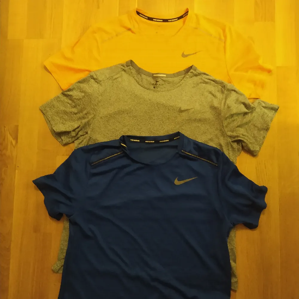 Nike dri fit miller reflective t shirt Retail 500kr Orange size L - 150kr Grey size L - 150kr Blue size L - 150kr 400 for all. T-shirts.