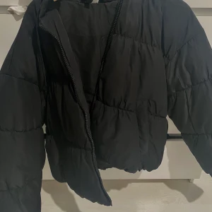Vinterjacka - Puffjacka i nyskick köpt för 500kr