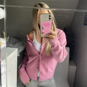 Rosa kofta - Så fin rosa kofta från hm💕 Aldrig använd  100kr + frakt!