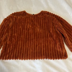 Mysig tröja  - Kroppar lite kortare tröja 