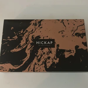 Oanvänt hickarp borstsätt - Säljer ett helt oanvänt Hickarp classic face set, förpackningen är även den helt orörd✌🏼✌🏼