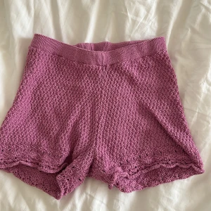 Pull and bear  - super fina ribbstolars shorts från pull and bear Stl m passar S med. Knappt använda:)