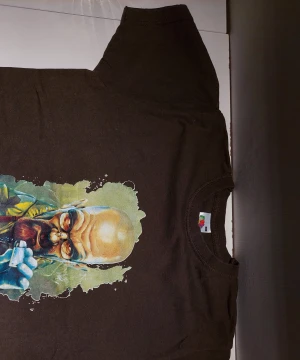 Walter white/breaking bad t-shirt - -Nästan aldrig använd -Printad on demand när jag var i Kroatien, kostade runt 400 kr  -tvättat  