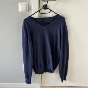 Boomerang tröja - Stor flyttstädning Alla plagg i storlek S-M och passar ca 1.70-185cm samt 70-83kg  Finns i Uppsala