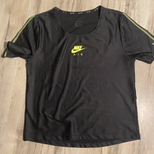 Nike Air tröja - Väl skick på tröjan, storlek xs använder inte