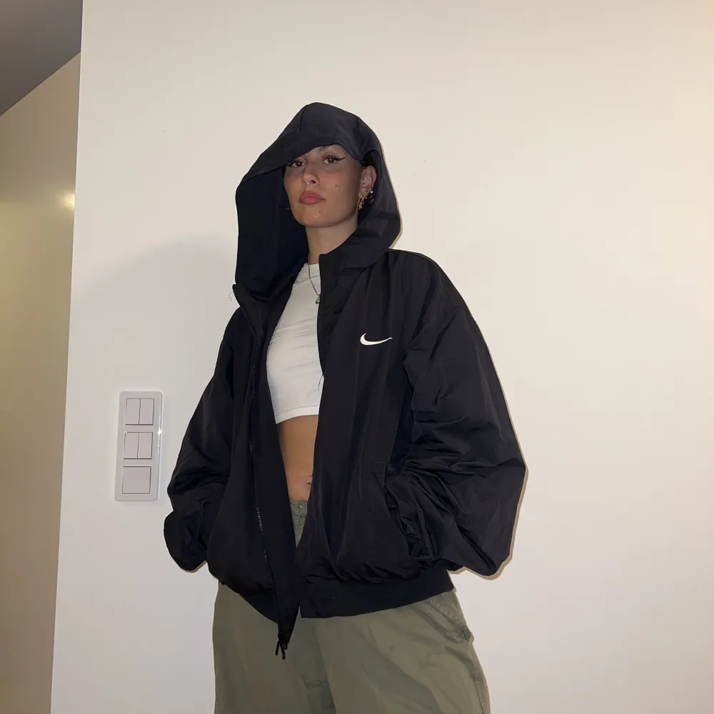 En oversized unisex windbreaker från Nike som jag använt ca 5 gånger, nyskick . Jackor.