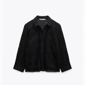 Brodyr skjorta  - Fint trekvartsärmad skjorta med brodyr! 🥰 storlek xs från zara 