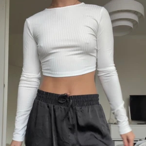 Vit fest-topp - Superfin vit topp, perfekt till fest!