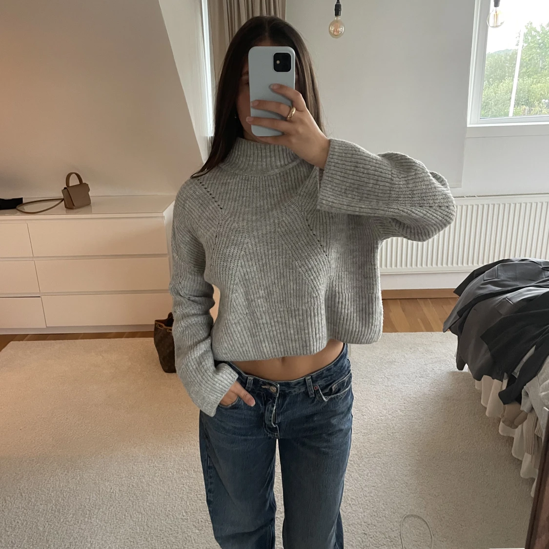 Grå stickad tröja från Gina Tricot