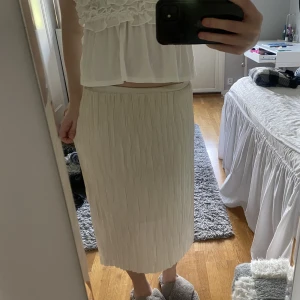 Kjol - En midi kjol💓