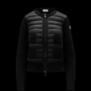 Söker moncler cardigan eftersom d alltid är slut.