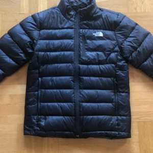 Nort Face jacke - The North Face jacka i storlek M. Bra skick i modellen 550