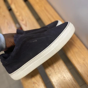 Navy blue arigatos  - Helt fråscha passar inte mig då jag fick en växtspurt