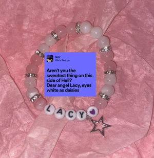 Olivia rodrigo - Mät din handled så gör jag ett armband som passar just för dig! Du kan välja färg och namn på pärlorna! ❤️