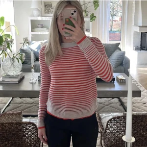 Cos tröja - Intressekoll på den här randiga tröjan från COS!💕💕 kom gärna med prisförslag