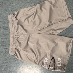 Tränings shorts  - Tränings shorts från under armour  