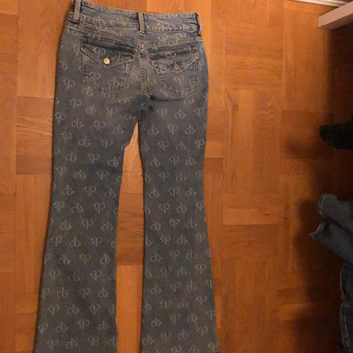 Jeans med fickor - 90
