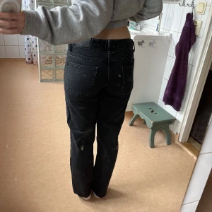 Jeans från Lager 157 i ”icon” - Upplagda och passar för mig som är 150. Sparsamt andvända. Mycket bra skick💗💗